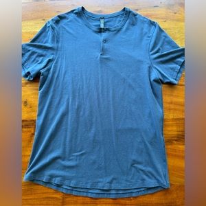 Men’s Lululemon short sleeve Henley